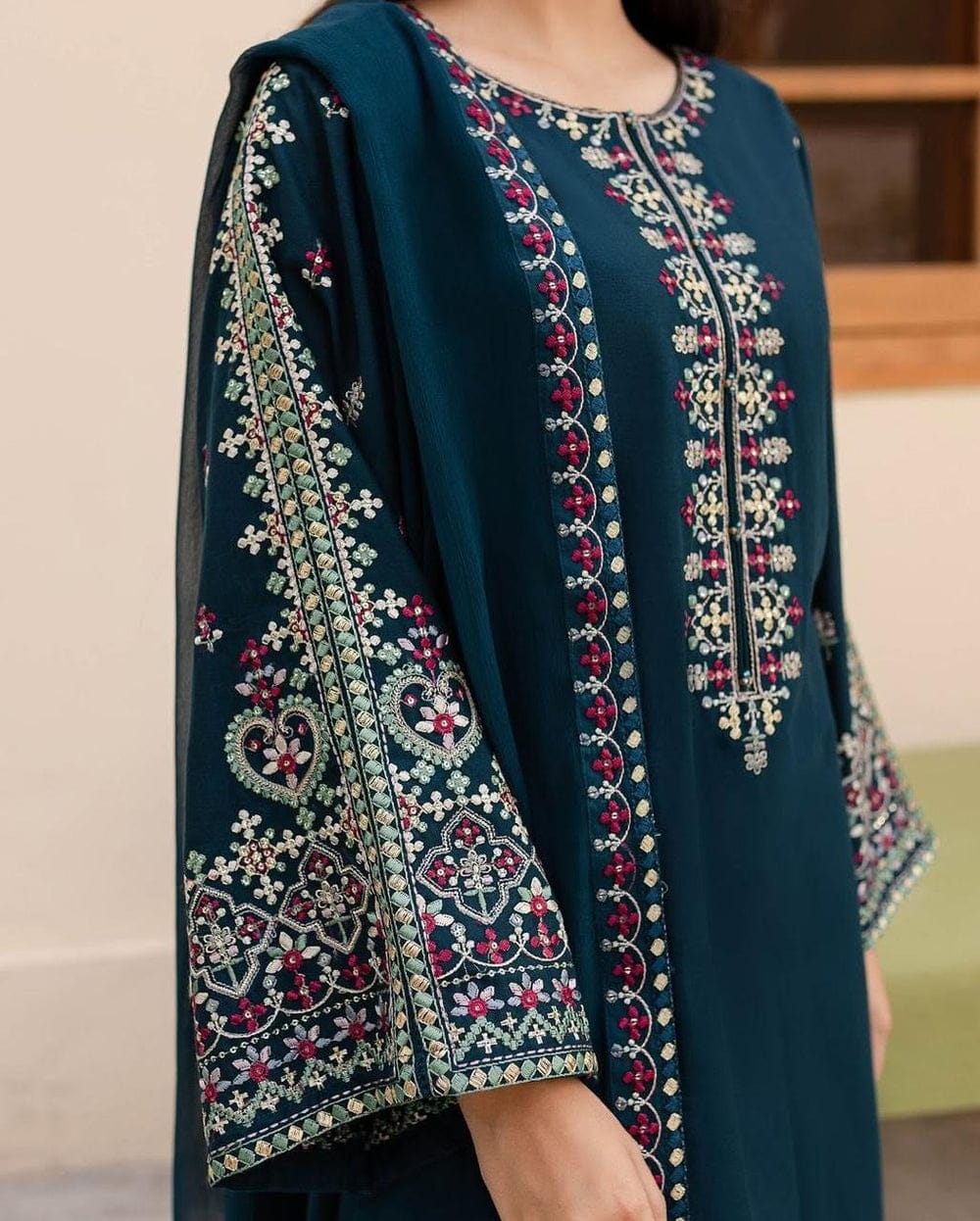 Teal Embroidered Winter Linen 3-Piece Suit with Embroidered Dupatta