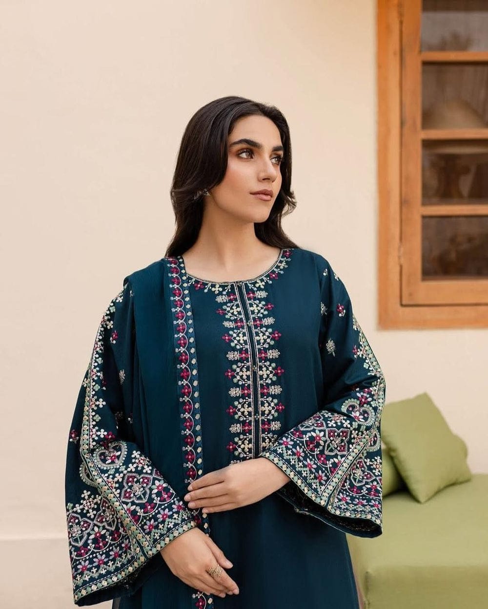 Teal Embroidered Winter Linen 3-Piece Suit with Embroidered Dupatta